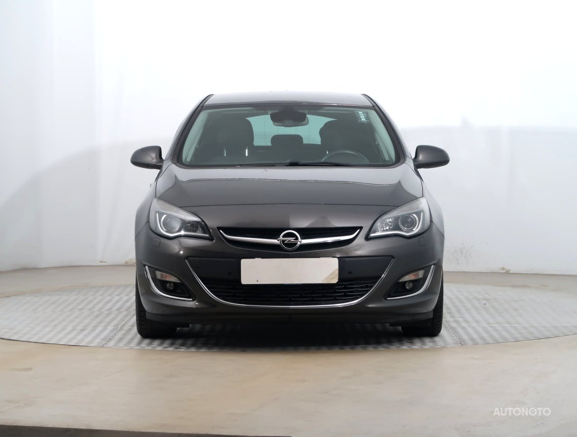 Opel Astra, 2014 - pohled č. 2