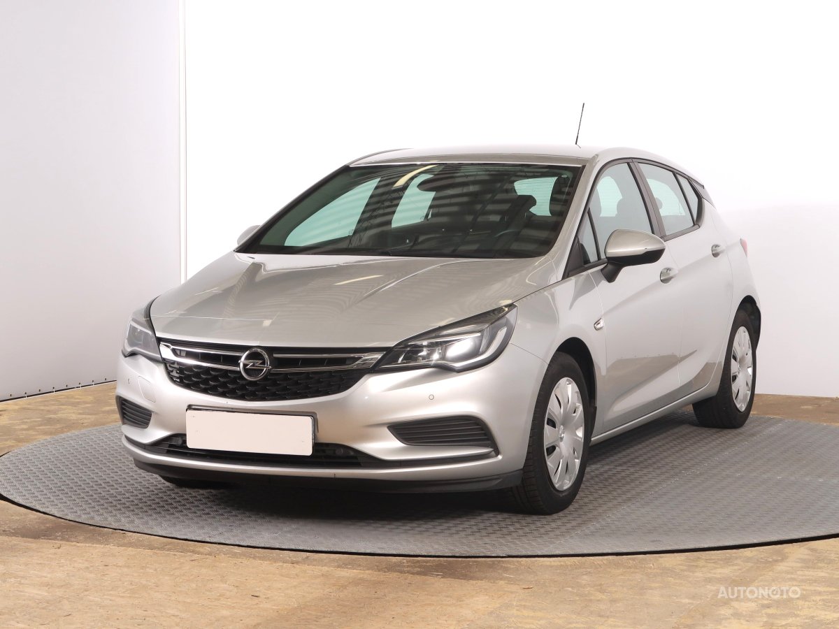 Opel Astra, 2017 - pohled č. 3