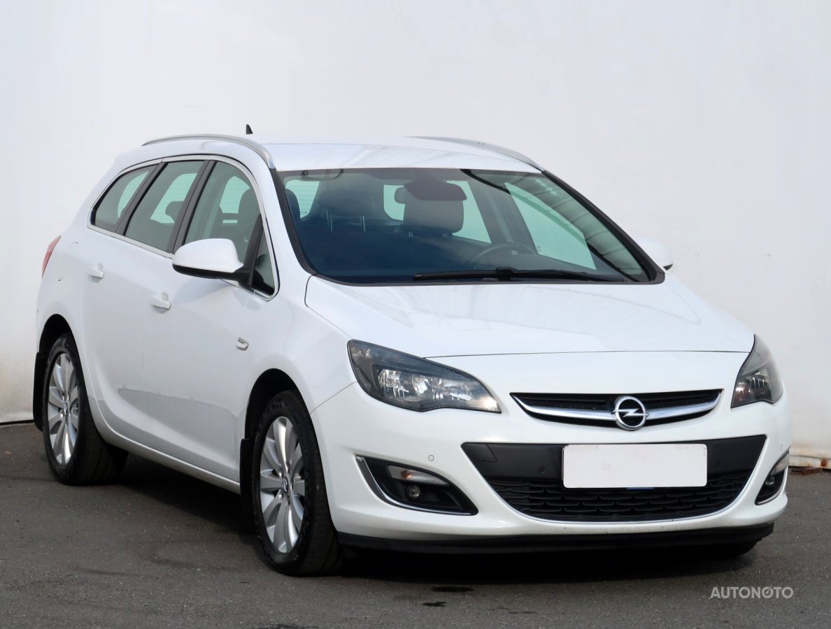 Opel Astra, 2014 - celkový pohled