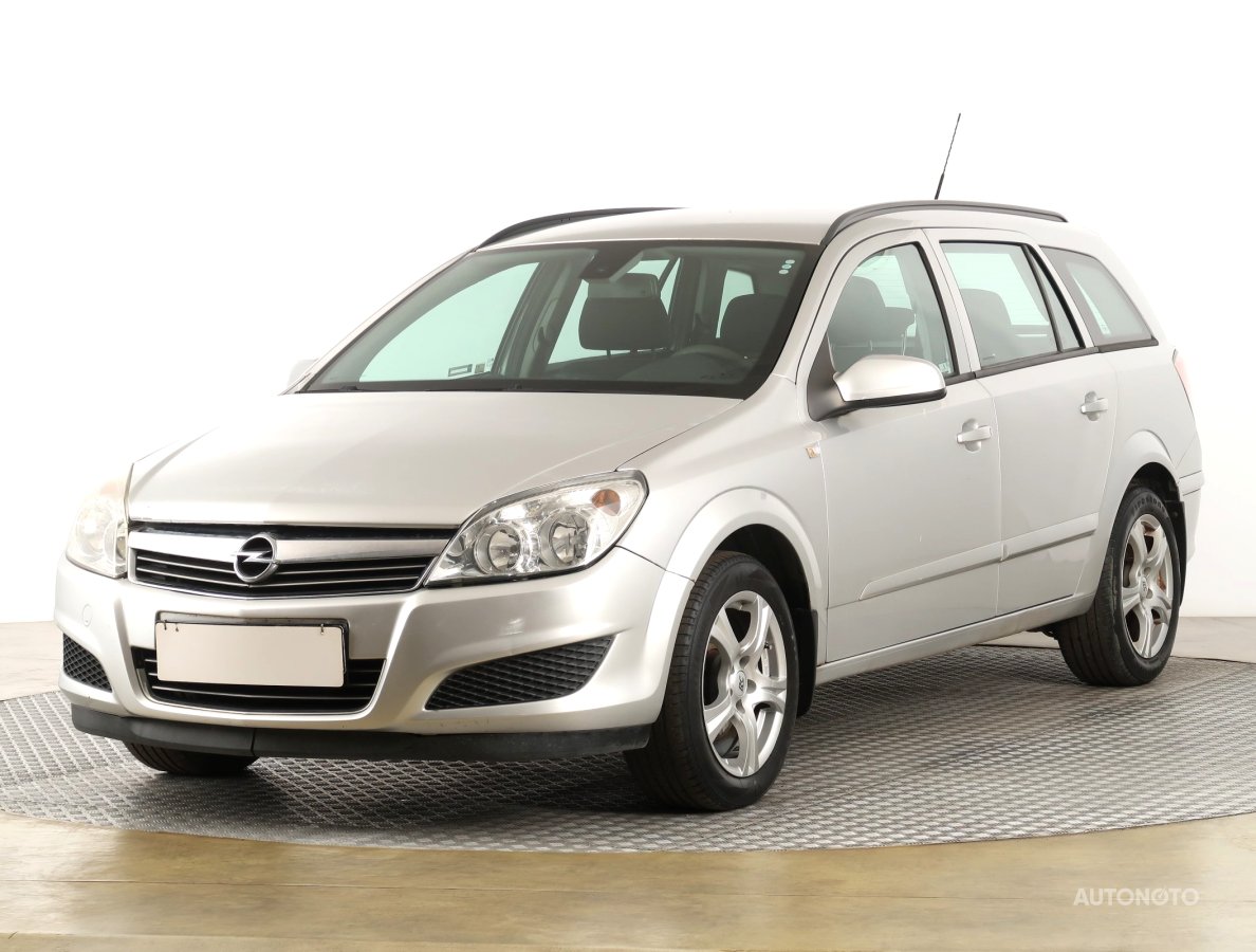 Opel Astra, 2008 - pohled č. 3