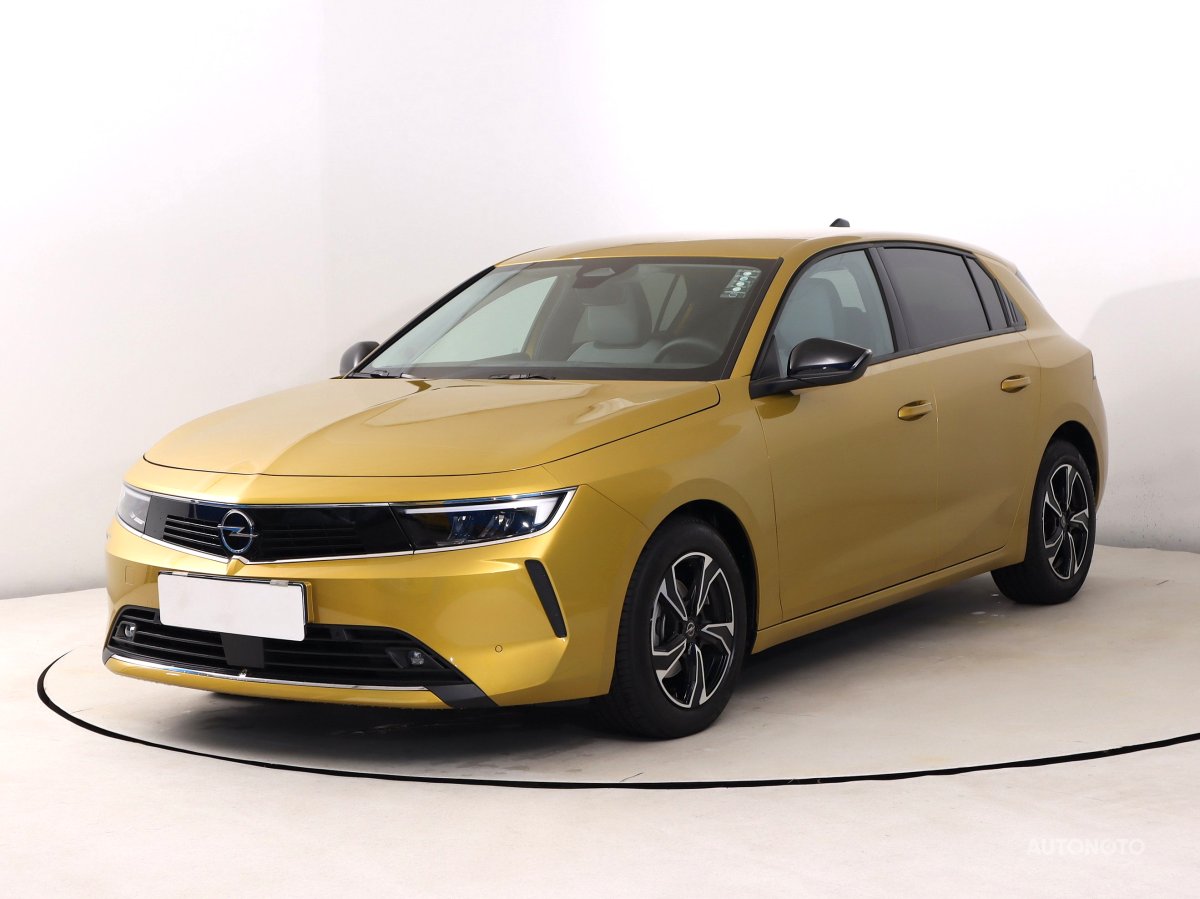 Opel Astra, 2024 - pohled č. 3
