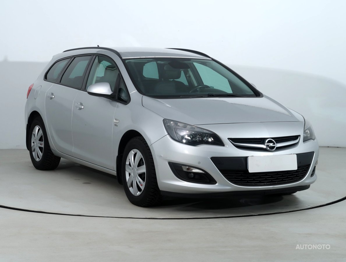Opel Astra, 2014 - celkový pohled