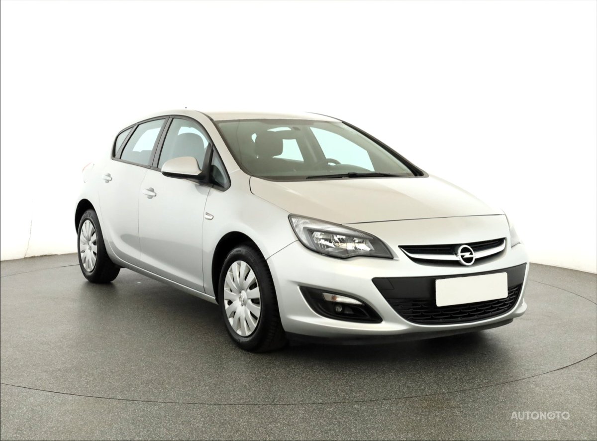 Opel Astra, 2014 - celkový pohled