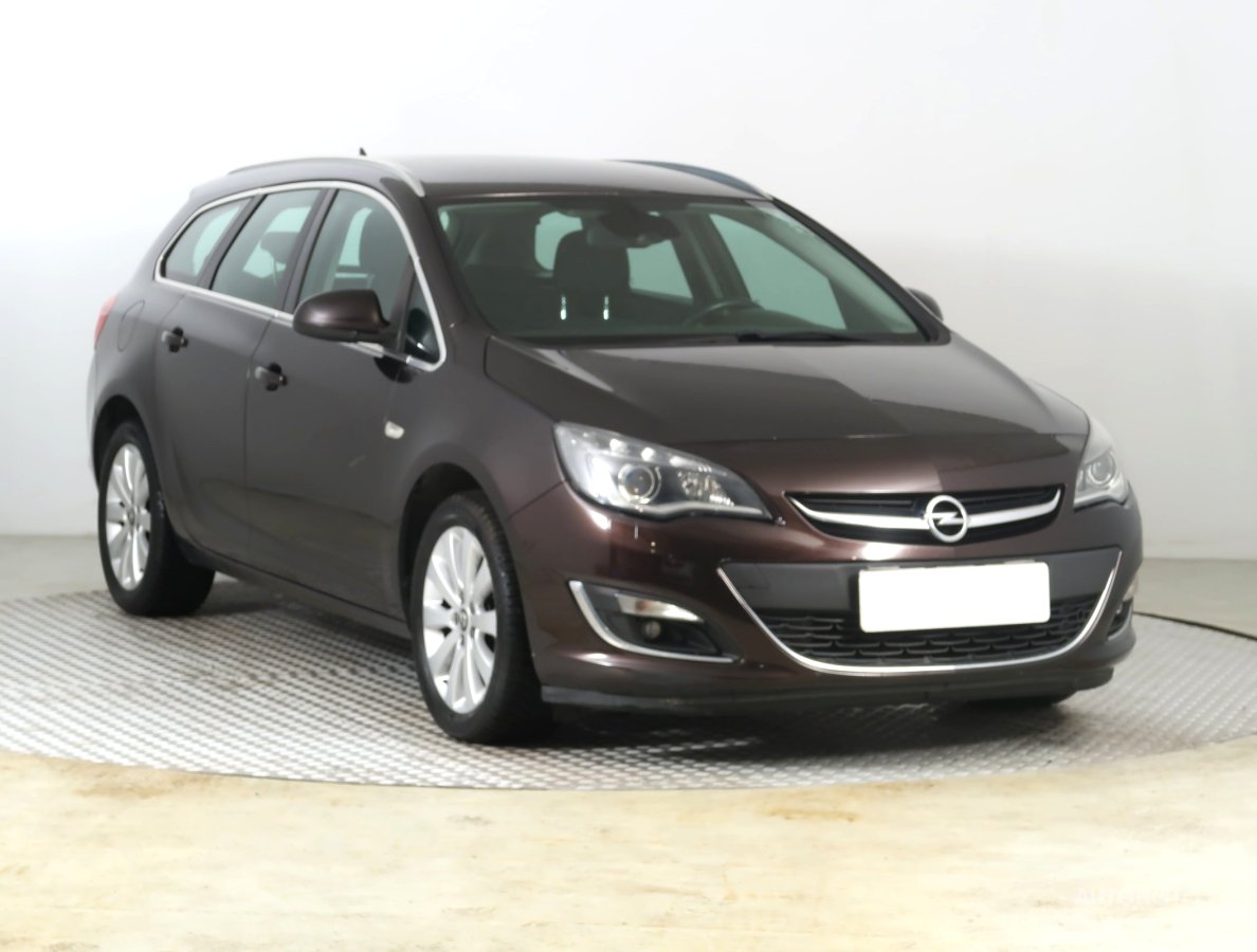 Opel Astra, 2014 - celkový pohled