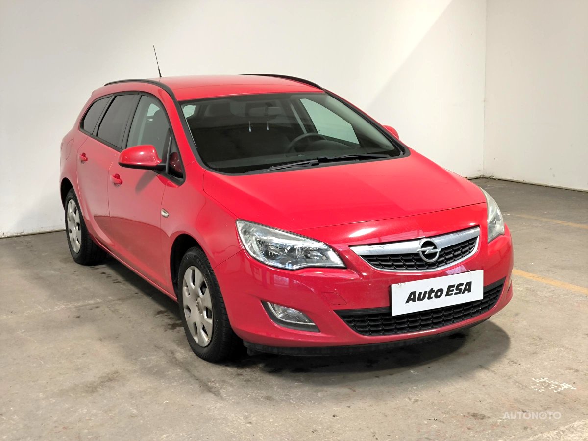 Opel Astra, 2011 - pohled č. 1