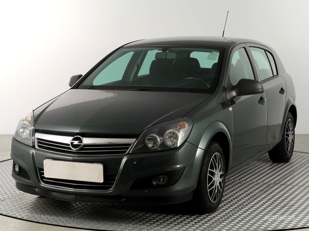 Opel Astra, 2010 - pohled č. 3