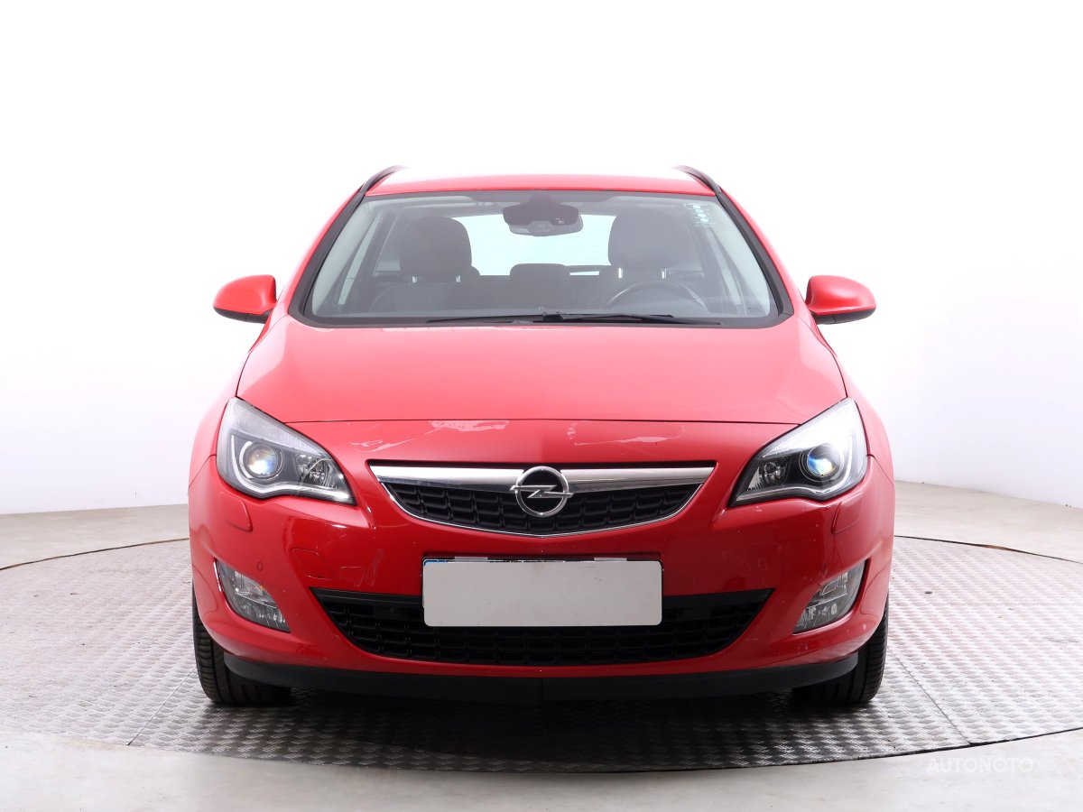 Opel Astra, 2012 - pohled č. 2
