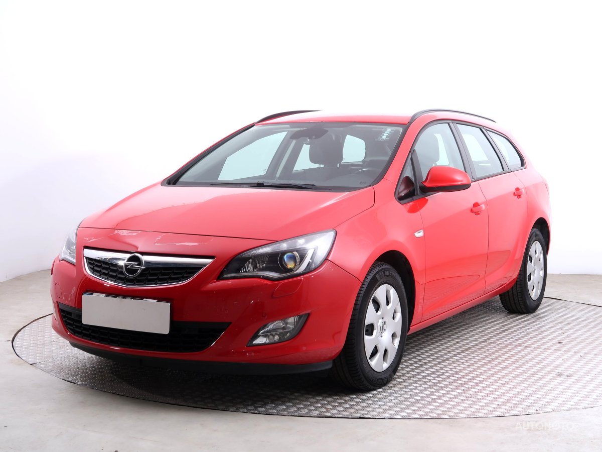 Opel Astra, 2012 - pohled č. 3