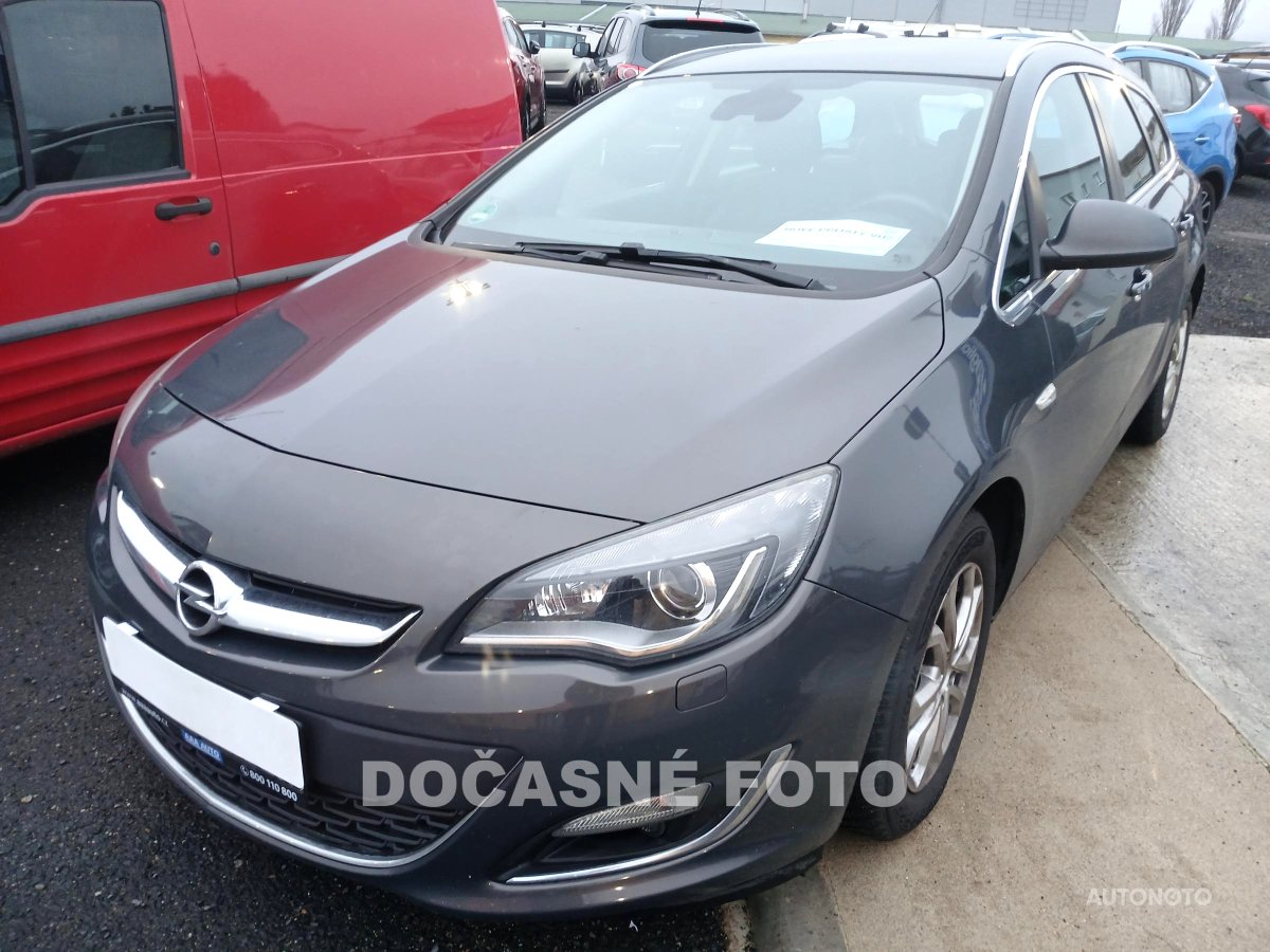 Opel Astra, 2013 - pohled č. 1