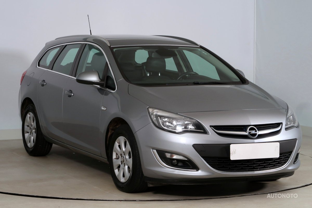 Opel Astra, 2015 - celkový pohled