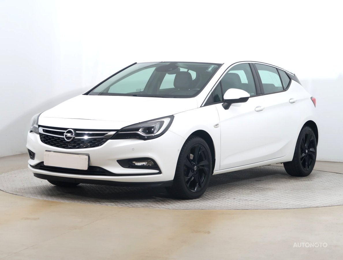 Opel Astra, 2018 - pohled č. 3