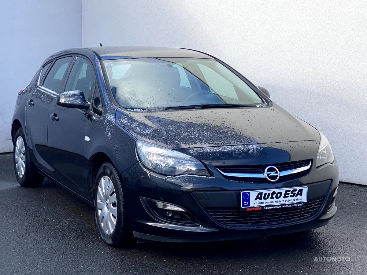 Opel Astra, 2014 - celkový pohled