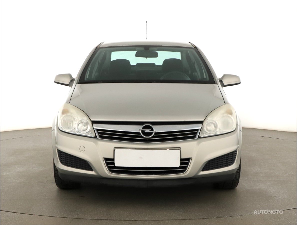 Opel Astra, 2008 - pohled č. 2