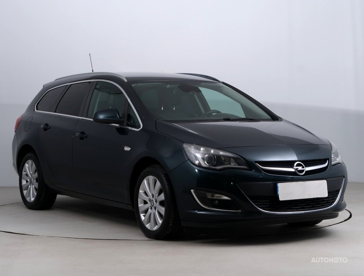 Opel Astra, 2014 - celkový pohled