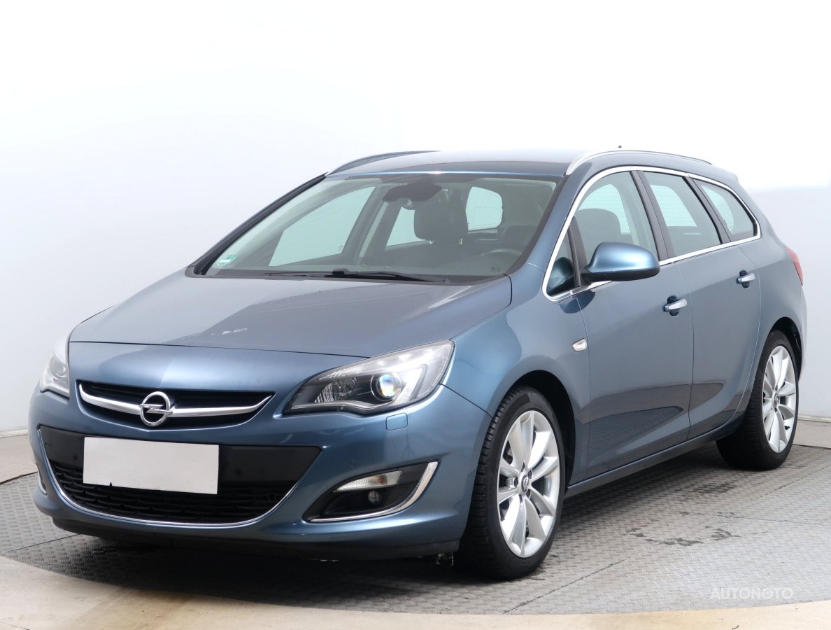 Opel Astra, 2013 - pohled č. 3