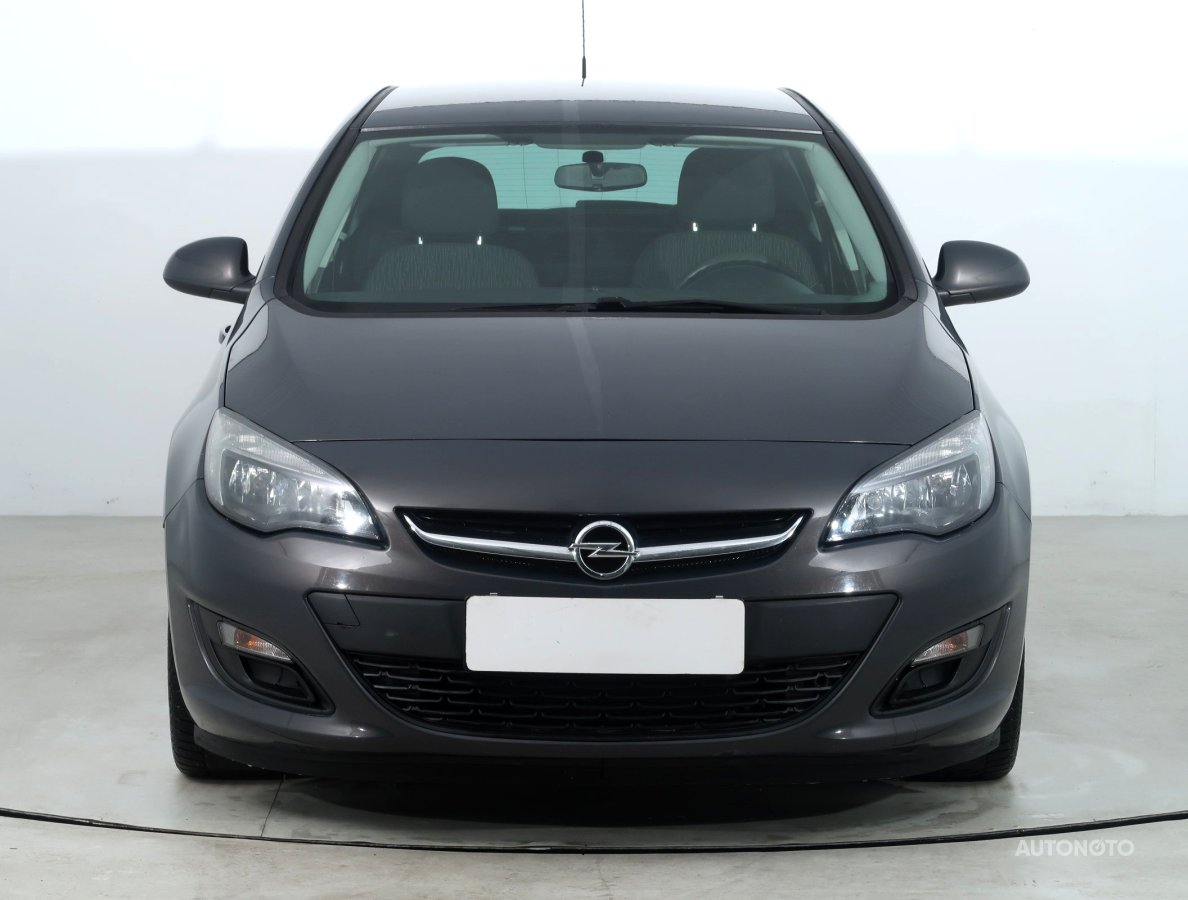Opel Astra, 2013 - pohled č. 2