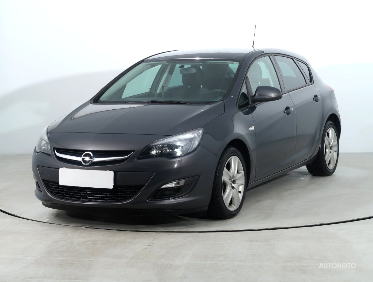 Opel Astra, 2013 - pohled č. 3