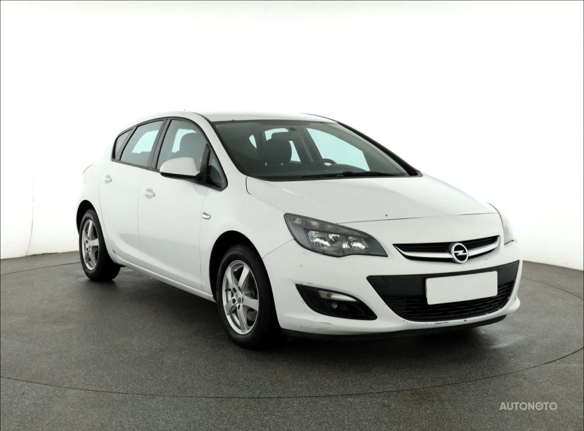 Opel Astra, 2014 - celkový pohled