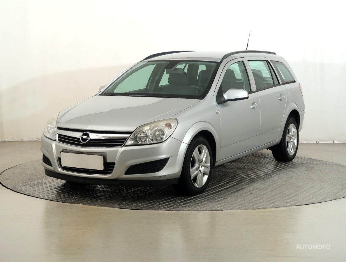 Opel Astra, 2009 - pohled č. 3