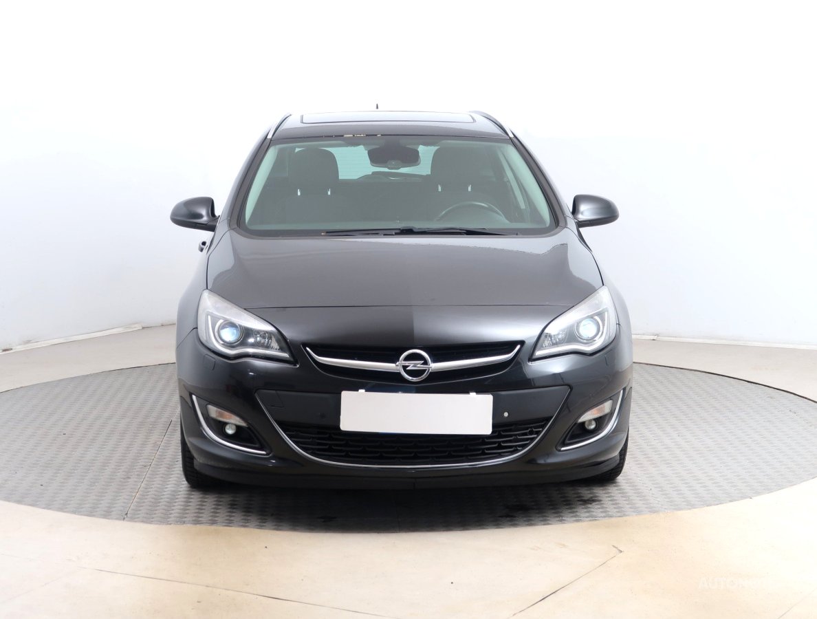 Opel Astra, 2015 - pohled č. 2