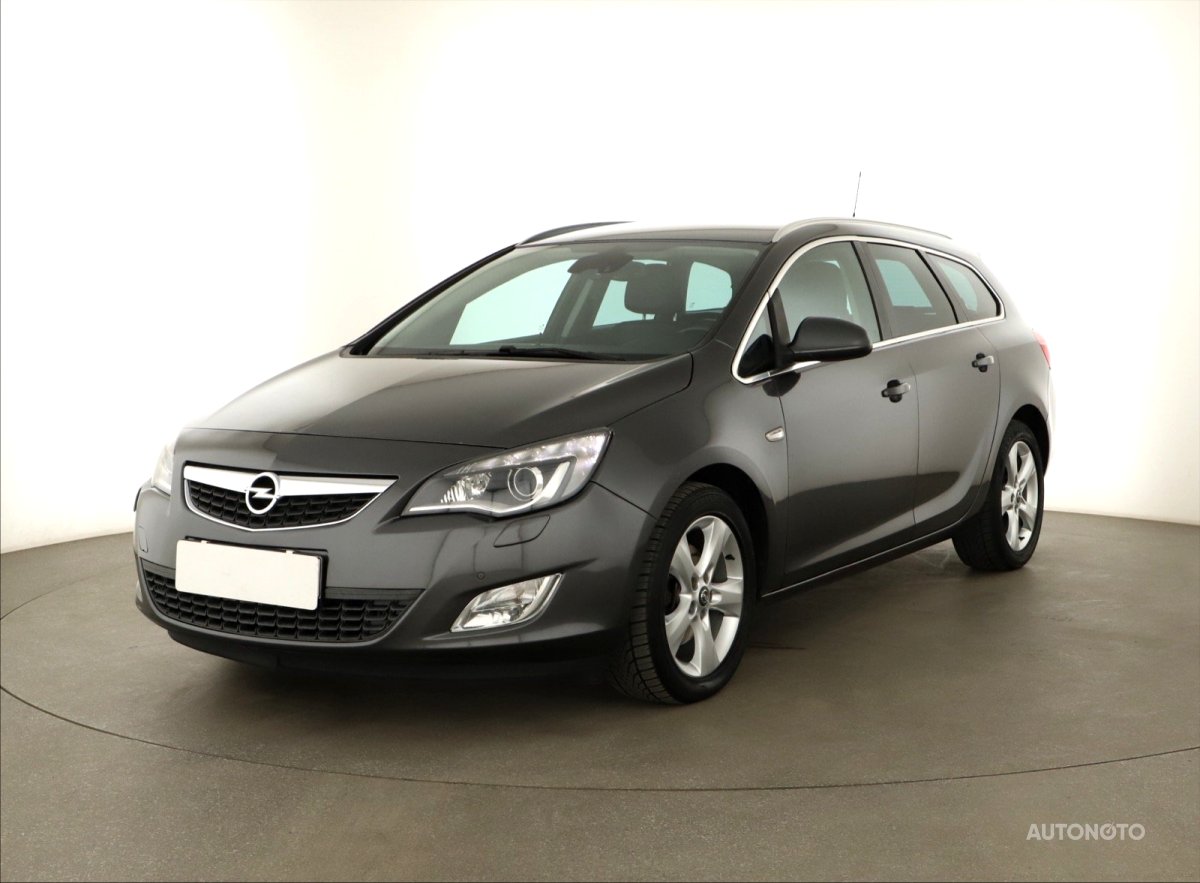 Opel Astra, 2012 - pohled č. 3