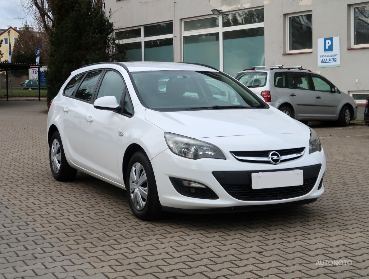 Opel Astra, 2015 - celkový pohled