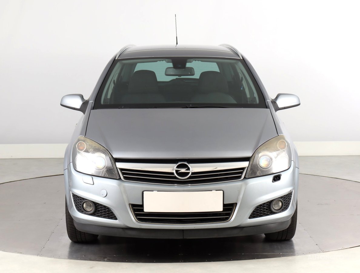 Opel Astra, 2009 - pohled č. 2