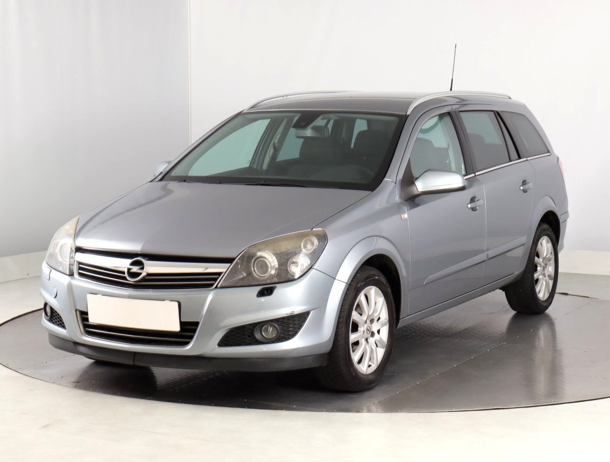 Opel Astra, 2009 - pohled č. 3