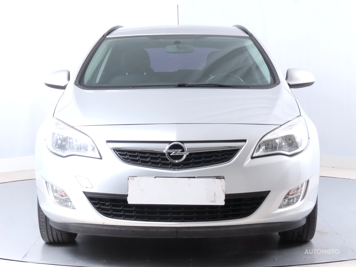 Opel Astra, 2012 - pohled č. 2