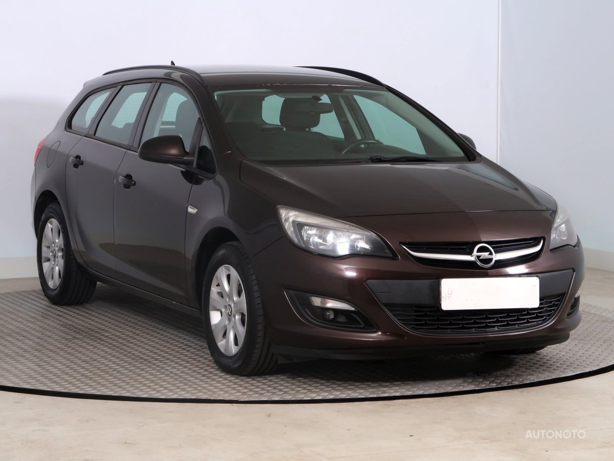 Opel Astra, 2014 - celkový pohled