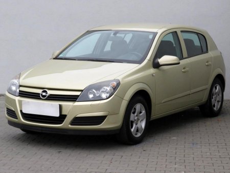 Opel Astra, 2004 - pohled č. 3