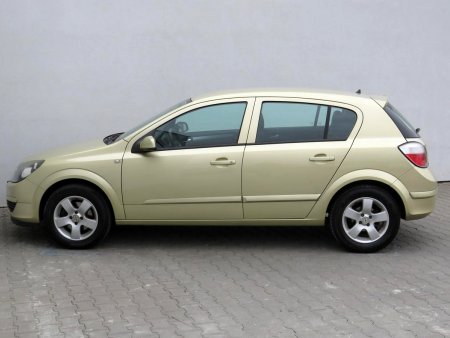 Opel Astra, 2004 - pohled č. 8