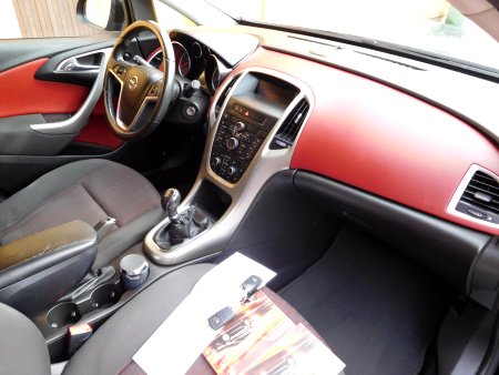 Opel Astra, 2010 - pohled č. 10