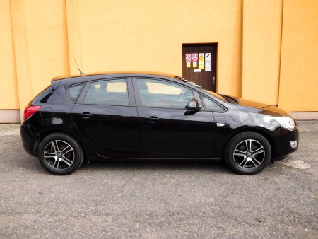 Opel Astra, 2010 - pohled č. 7