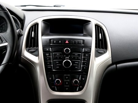 Opel Astra, 2010 - pohled č. 13