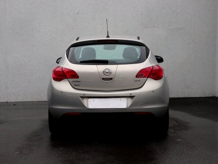 Opel Astra, 2010 - pohled č. 6