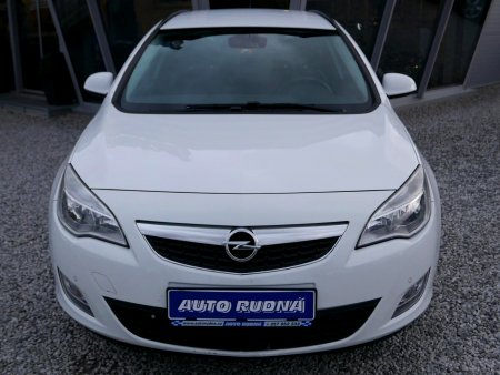 Opel Astra, 2012 - pohled č. 3