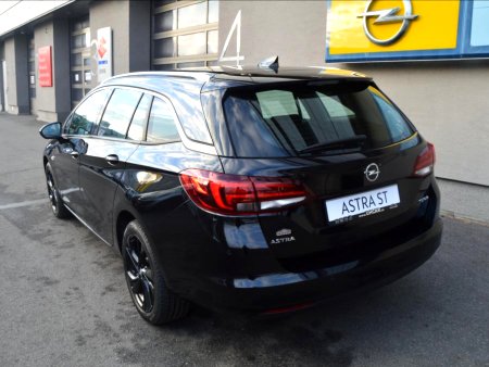 Opel Astra, 2018 - pohled č. 3