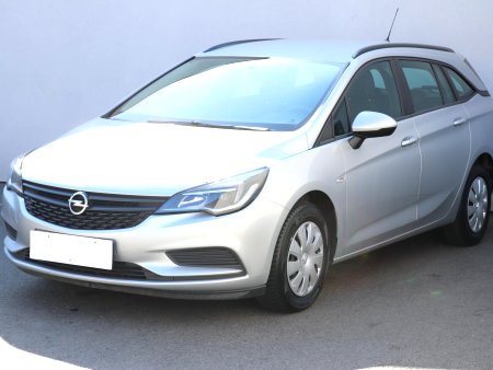 Opel Astra, 2016 - pohled č. 3