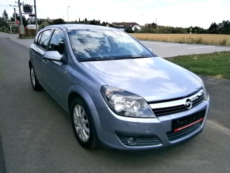 Opel Astra, 2005 - pohled č. 2
