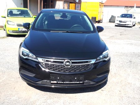 Opel Astra, 2017 - pohled č. 2