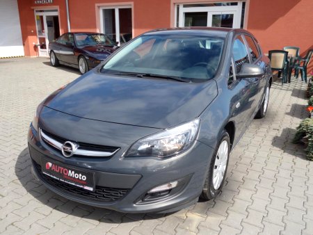 Opel Astra, 2015 - pohled č. 2