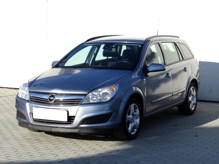 Opel Astra, 2008 - pohled č. 3
