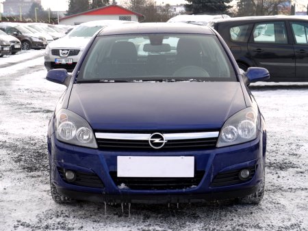 Opel Astra, 2004 - pohled č. 2