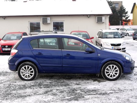 Opel Astra, 2004 - pohled č. 4