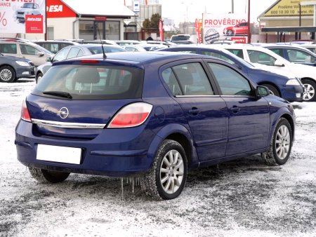 Opel Astra, 2004 - pohled č. 5