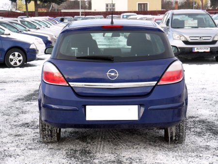 Opel Astra, 2004 - pohled č. 6