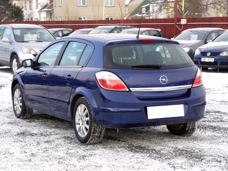 Opel Astra, 2004 - pohled č. 7