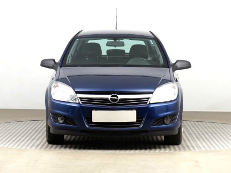 Opel Astra, 2009 - pohled č. 2