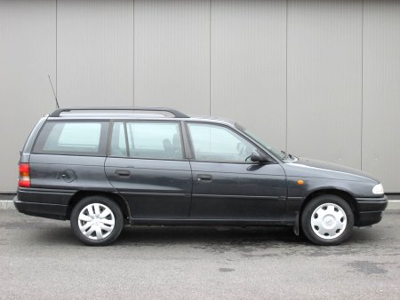 Opel Astra, 1997 - pohled č. 4